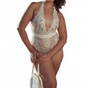 NEW KILO BRAVA whisper lace teddy bodysuit in peach